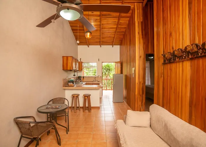 Beautiful Casa Aire Near Arenal In - Casas Airelibre