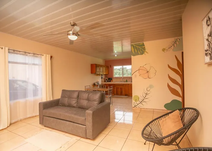 Beautiful Casa Aire Near Arenal In - Casas Airelibre