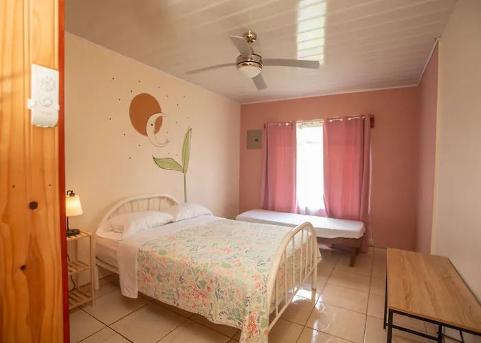 Beautiful Casa Aire Near Arenal In - Casas Airelibre