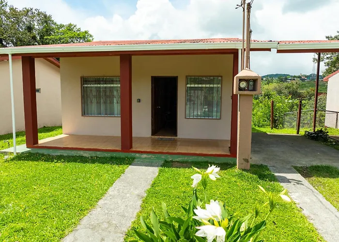 Beautiful Casa Aire Near Arenal In - Casas Airelibre