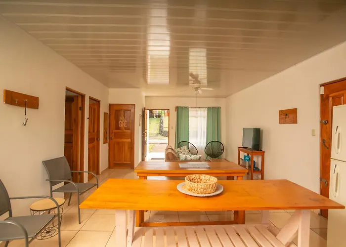 Pensión Beautiful Casa Aire Near Arenal In - Casas Airelibre